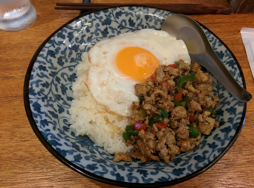ผัดกะเพราโดยคนญี่ปุ่น รสชาติอร่อยมาก ใครไปแนะนำให้ลองไปกินอาหารไทยฝีมือคนญี่ปุ่นครับ